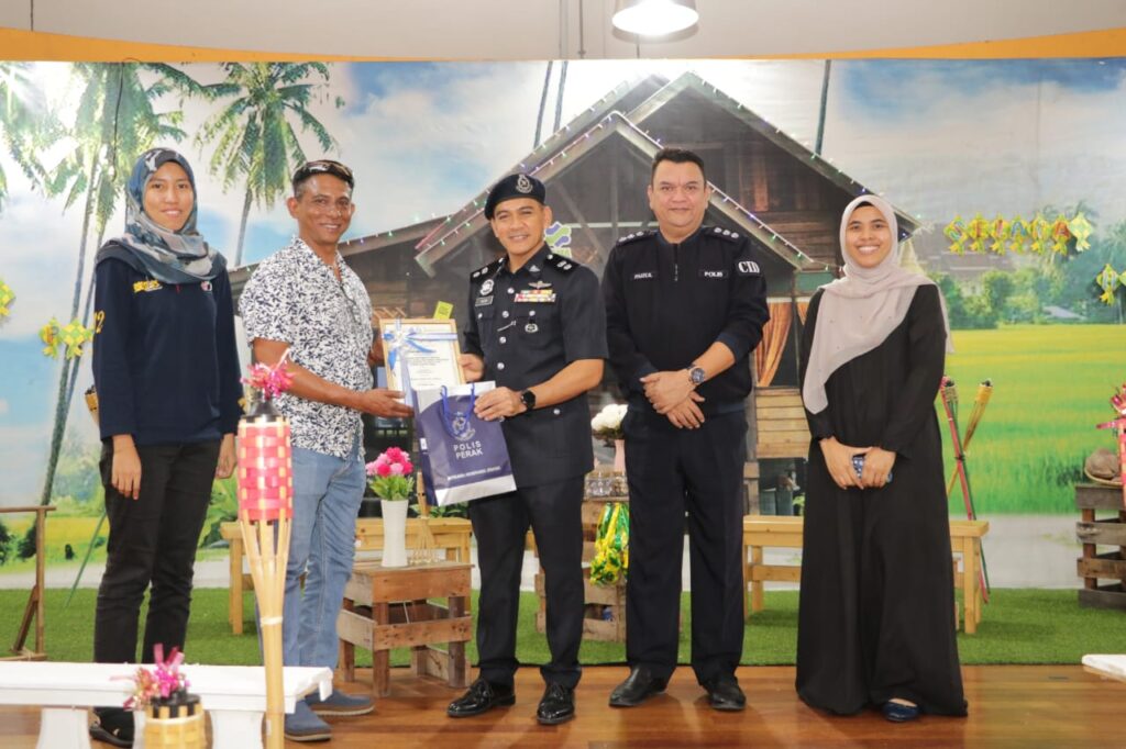 From Heart to Hand : Hume Cement’s Raya Aid Program