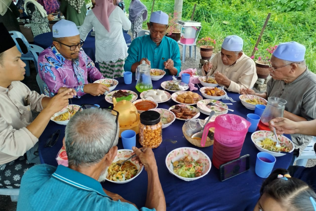Celebrating Ramadhan and Aidil Fitri with the Community